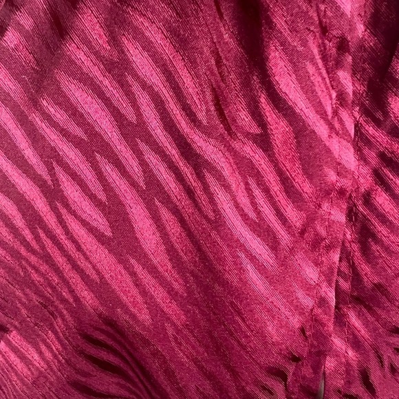 LULU'S FIERCE VISION JACQUARD CUTOUT SATIN MIDI DRESS IN WINE RED NWT SIZE LARGE - Picture 13 of 16